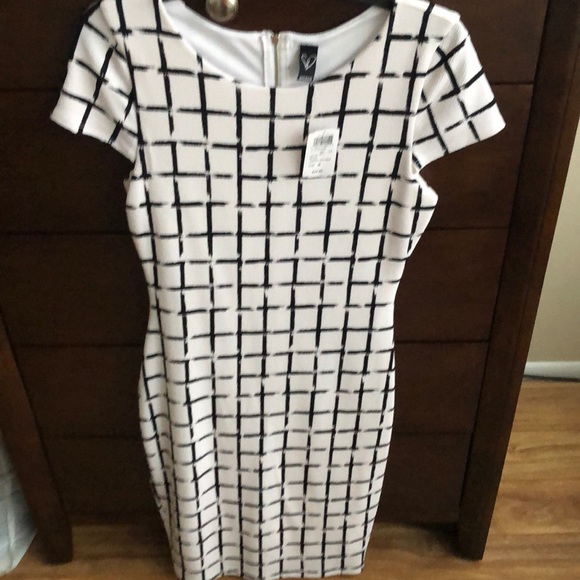 Black and white dress- Size Medium - Picture 3 of 4